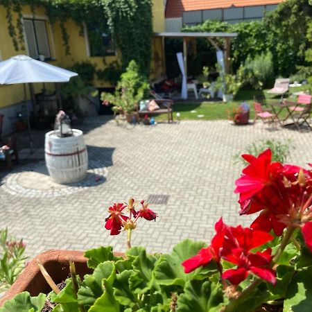 Gemutliches Zimmer Im Innenhof จัวส์ ภายนอก รูปภาพ