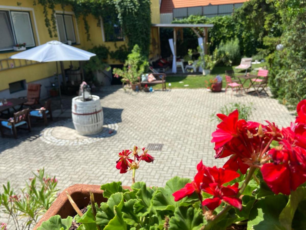 Gemutliches Zimmer Im Innenhof จัวส์ ภายนอก รูปภาพ
